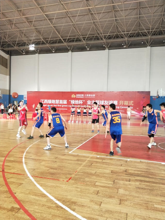 雄鹿客场大胜76人