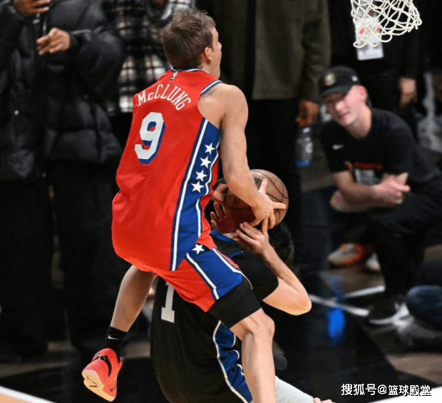 深圳男篮训练开放日;清晨内部沟通引欢呼;德国杯在即;临场指挥获称赞(足球狂草的训练日常) 深圳男篮训练开放日;清晨内部沟通引欢呼;德国杯在即;临场指挥获称赞(足球狂草的训练日常)