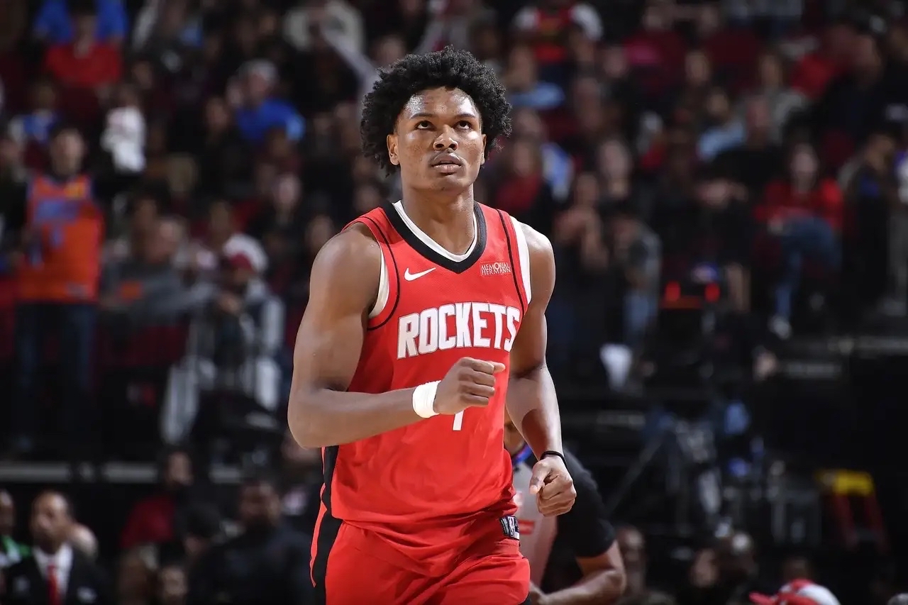 今晨全明星赛焦点战，休斯敦火箭遗憾出局，态度坚定，更衣室氛围转暖的简单介绍