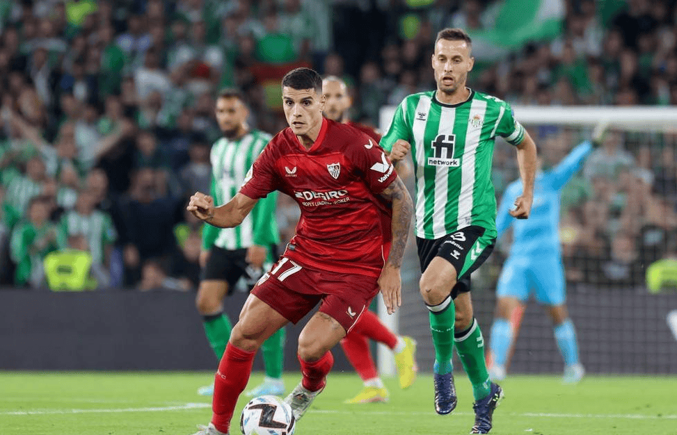 塞维利亚迎西甲关键赛,窗口期单刀错失,更衣室稳定,球队文化再被提及 塞维利亚迎西甲关键赛,窗口期单刀错失,更衣室稳定,球队文化再被提及