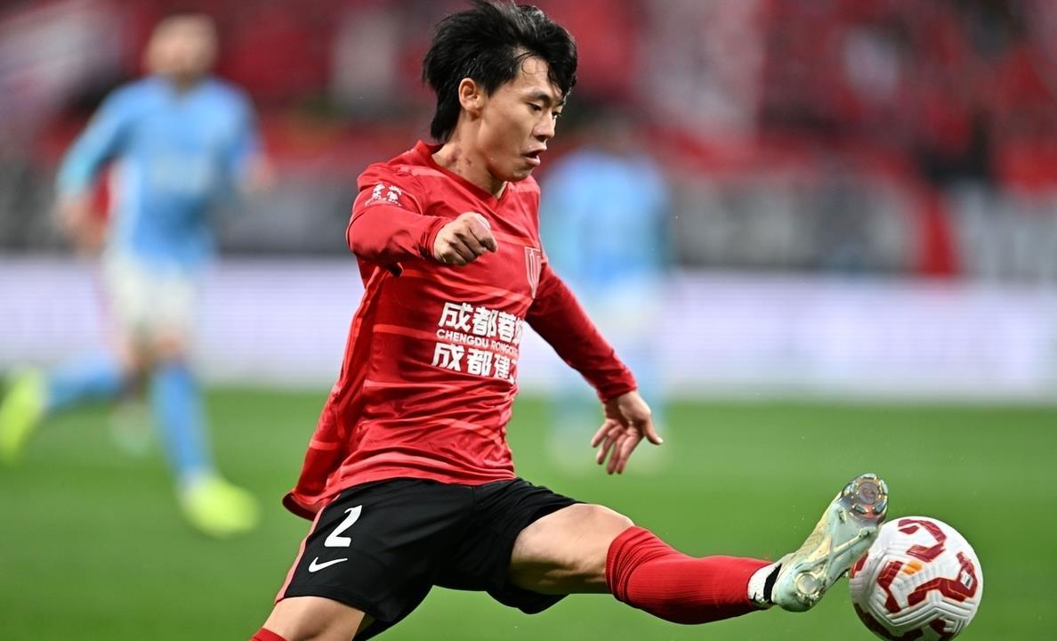 包含成都蓉城训练开放日；今晚外线爆发引欢呼；CBA季后赛在即；身体对抗强度拉满的词条