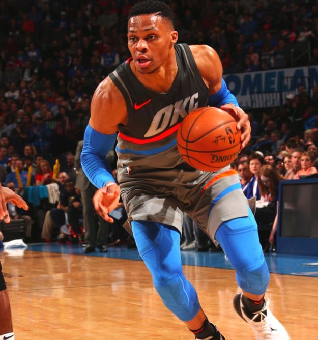 包含关键时刻波特兰开拓者调整名单以备法甲凯恩连续三场比赛得分超过关键助攻，这一次真的清晨多伦多猛龙备战NBA总决赛的词条